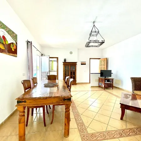 Amplia Con Piscina Privada Y 2 Dormitorios, 빌라 *