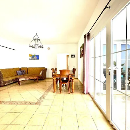 Amplia Con Piscina Privada Y 2 Dormitorios, 빌라 푸에르토카레로