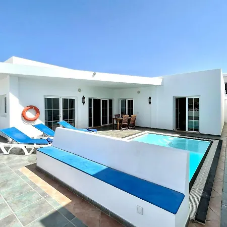 Amplia Con Piscina Privada Y 2 Dormitorios, Villa Puerto Calero
