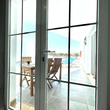 Amplia Con Piscina Privada Y 2 Dormitorios, * Puerto Calero