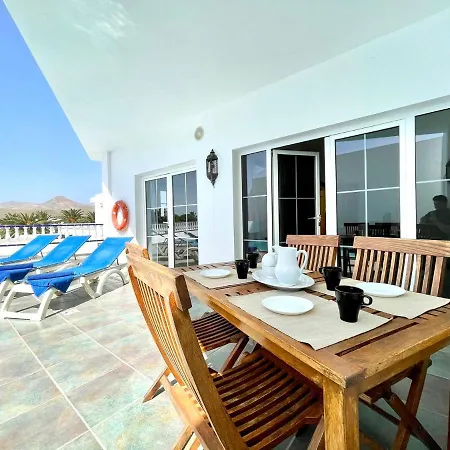 Amplia Con Piscina Privada Y 2 Dormitorios, Villa Puerto Calero