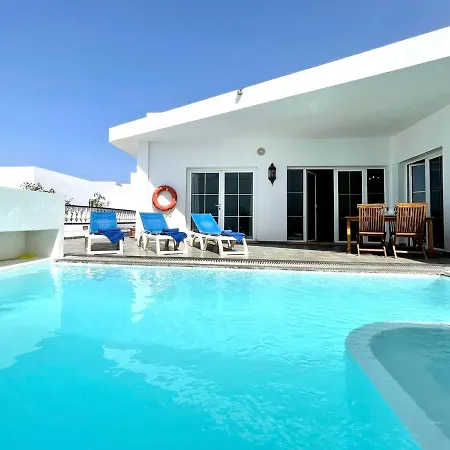 Villa Amplia Con Piscina Privada Y 2 Dormitorios, Puerto Calero