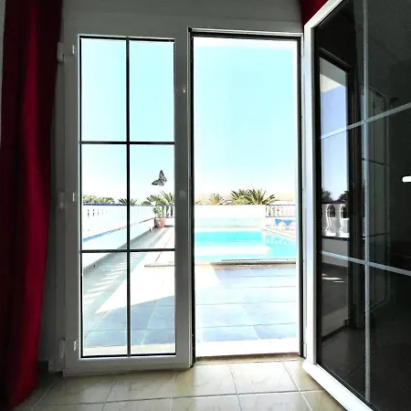Villa Amplia Con Piscina Privada Y 2 Dormitorios, Puerto Calero