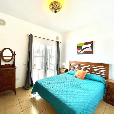 Amplia Con Piscina Privada Y 2 Dormitorios, * Puerto Calero