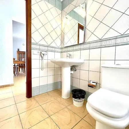 Amplia Con Piscina Privada Y 2 Dormitorios, Puerto Calero