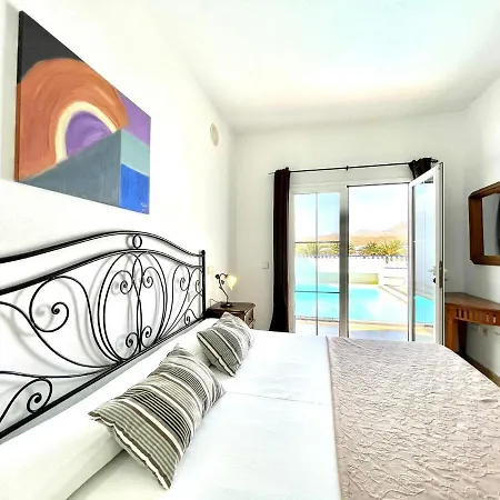 Villa Amplia Con Piscina Privada Y 2 Dormitorios, Puerto Calero