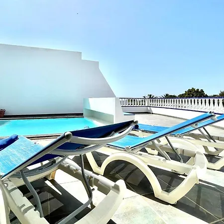 Amplia Con Piscina Privada Y 2 Dormitorios, *