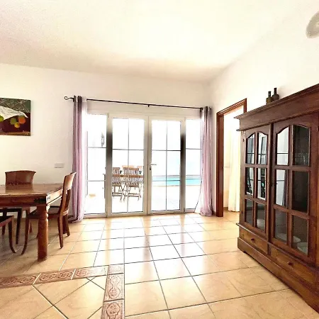 Amplia Con Piscina Privada Y 2 Dormitorios, Villa Puerto Calero